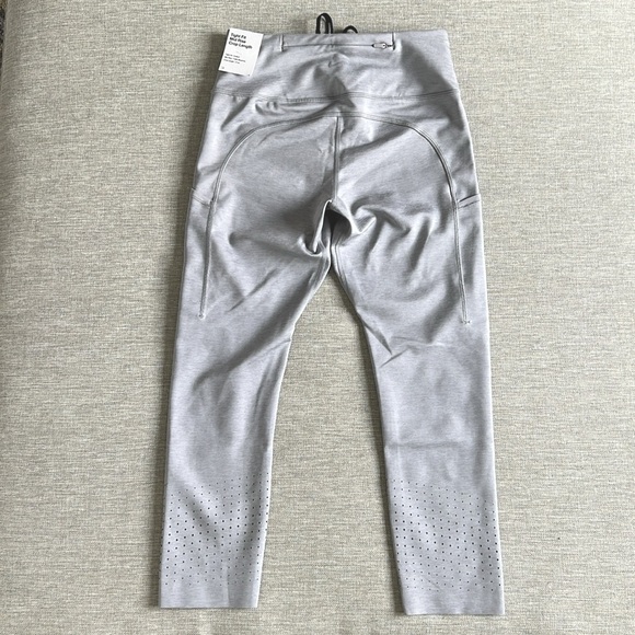 BRAND NEW! NIKE RUNNING PANTS! - Picture 4 of 8